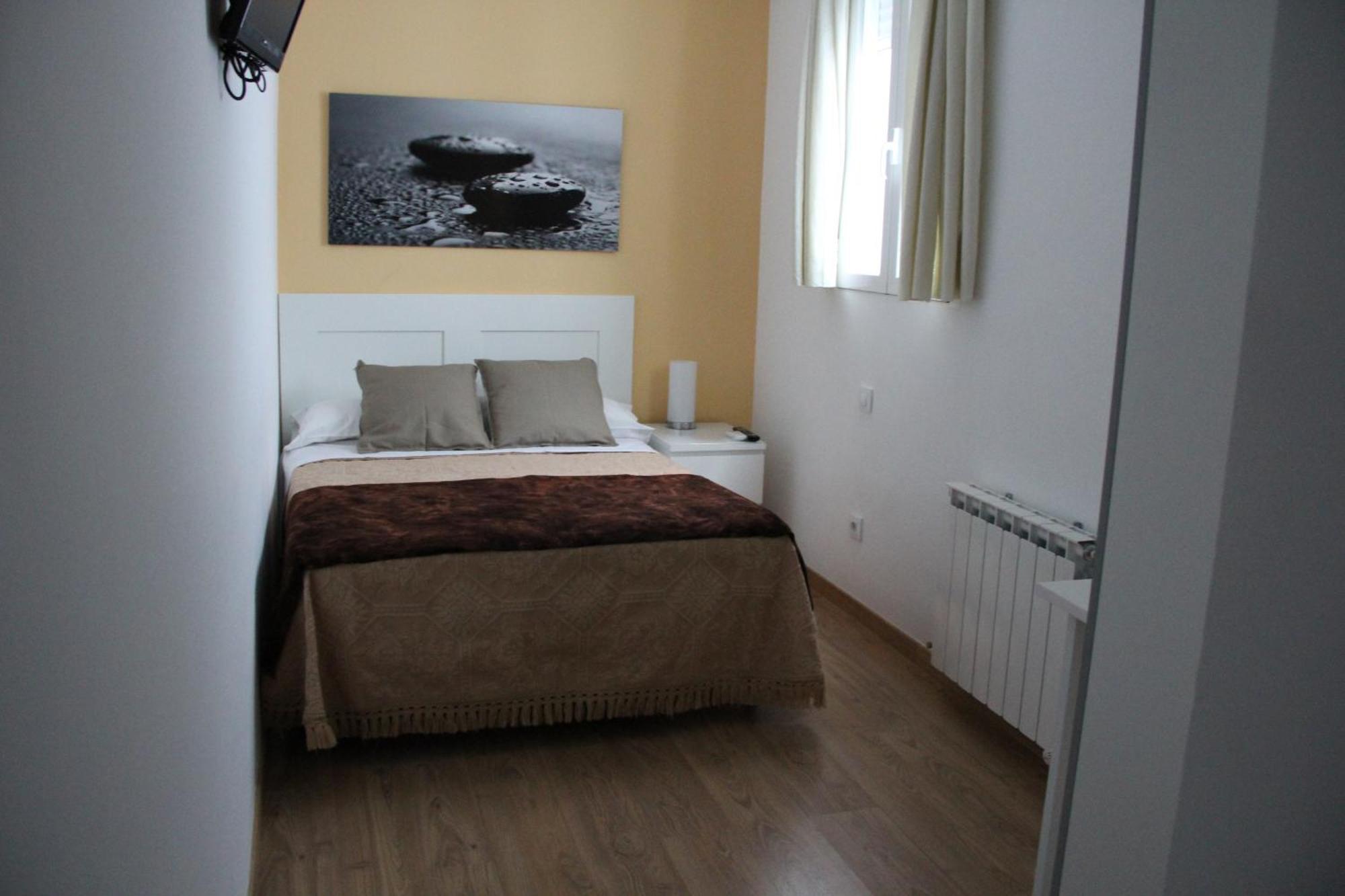 Casa De Huespedes Galaica Hotel Madrid Room photo